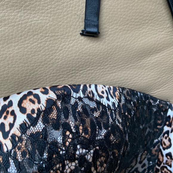 Victoria Secret Bombshell multi-way/multioptions Bra. 34DD add 2 size - Picture 11 of 14